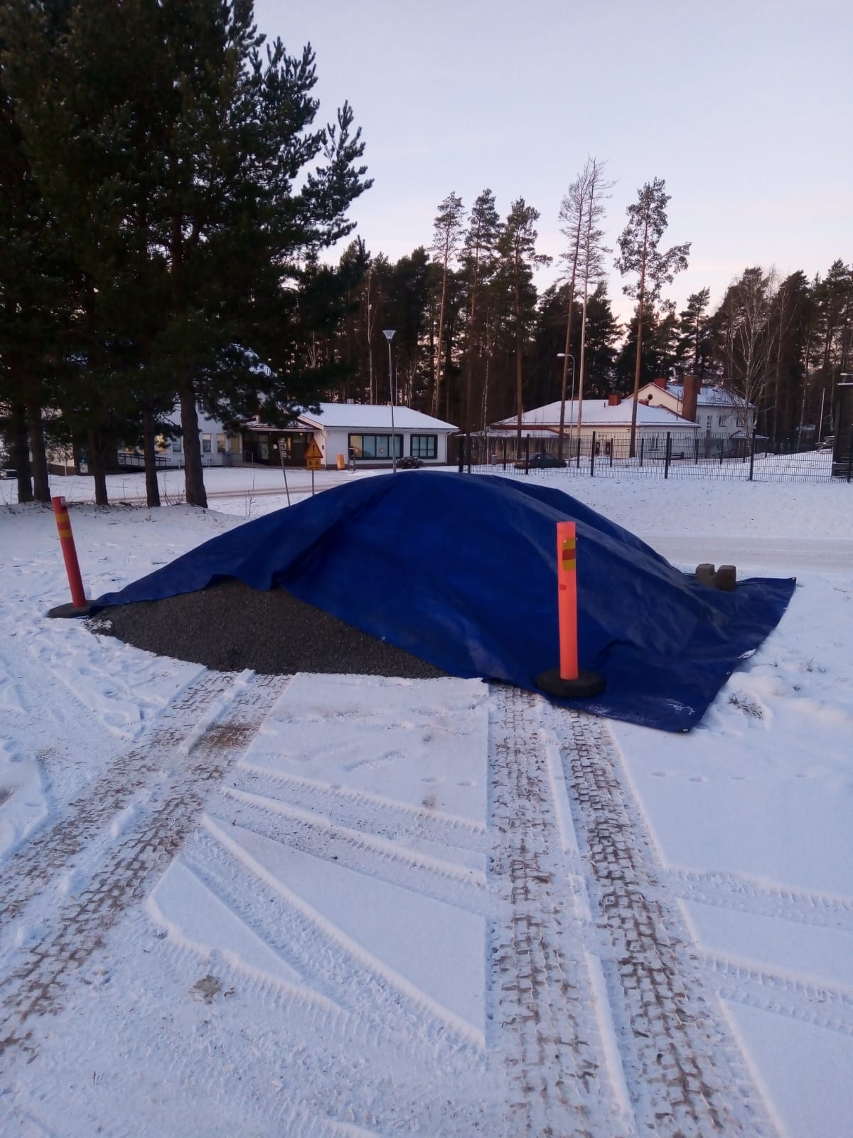 Hiekoitussepeliä jaossa kuntalaisille