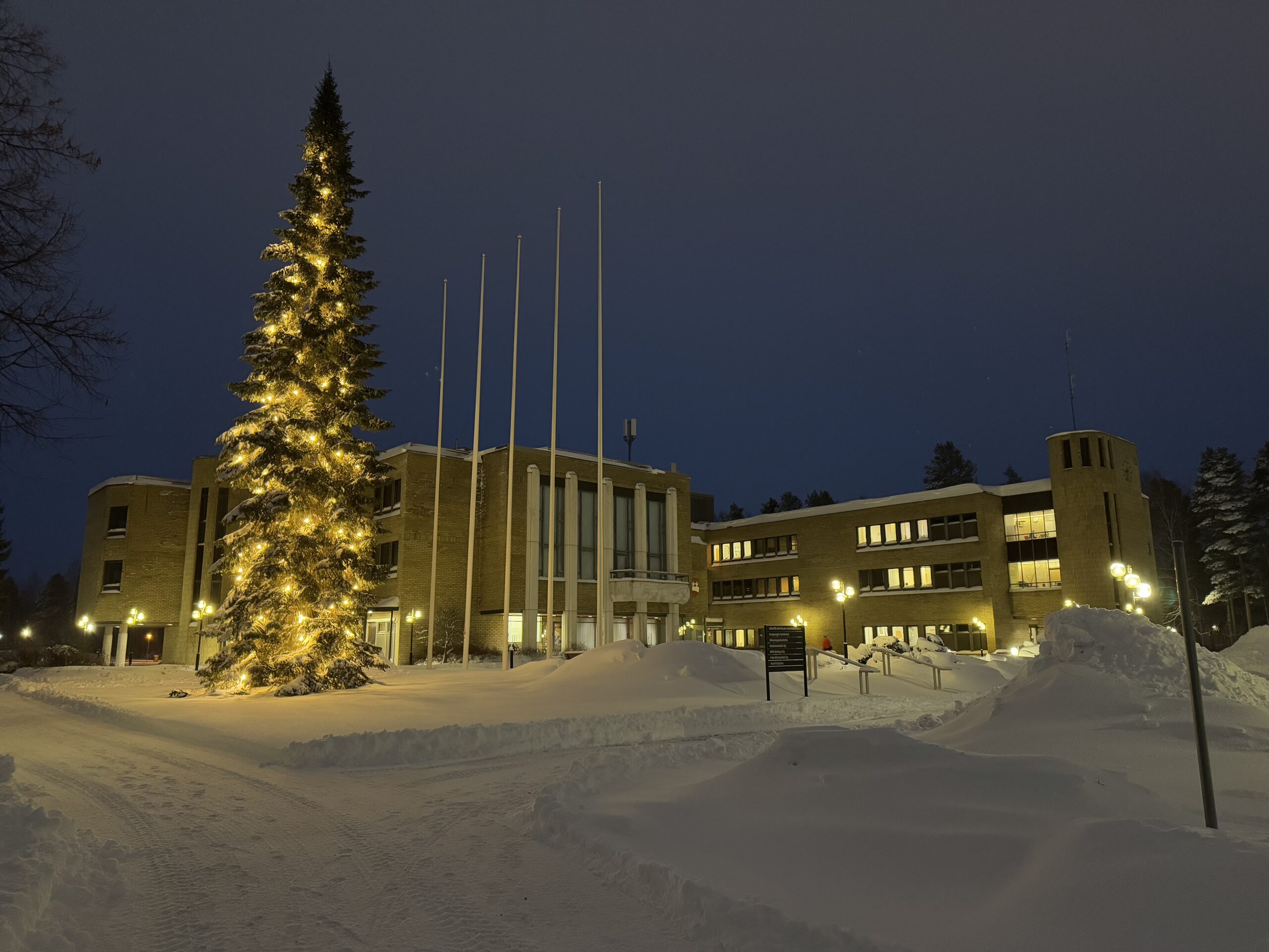 Kaupungintalo ja asiointipiste ovat suljettuina 22.12.2025–5.1.2026.